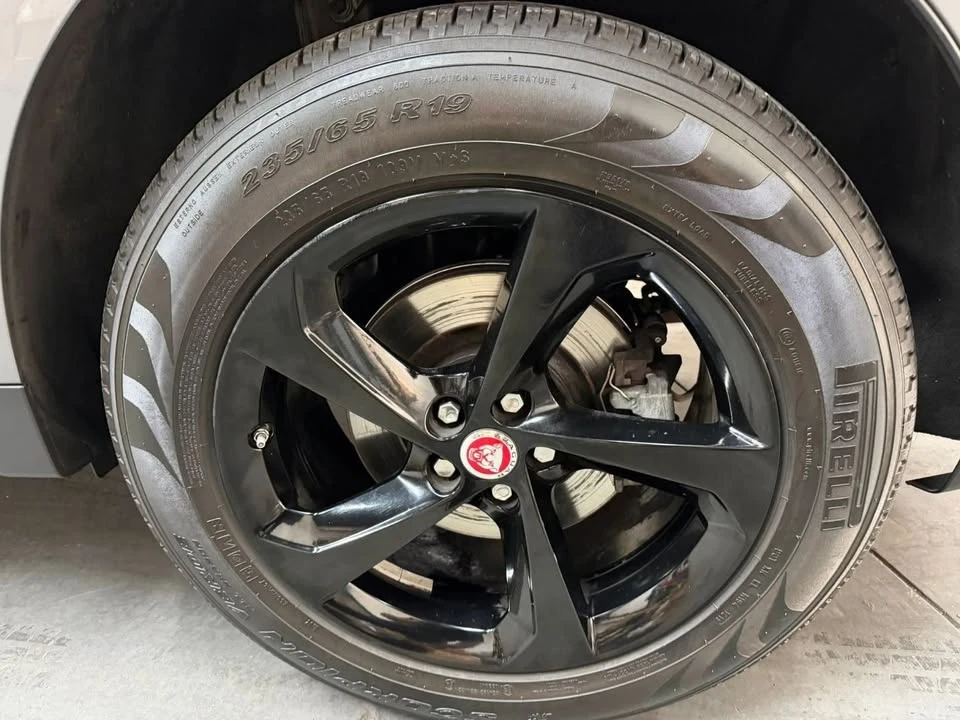 2020 Jaguar F-Pace - Image 15 of 16