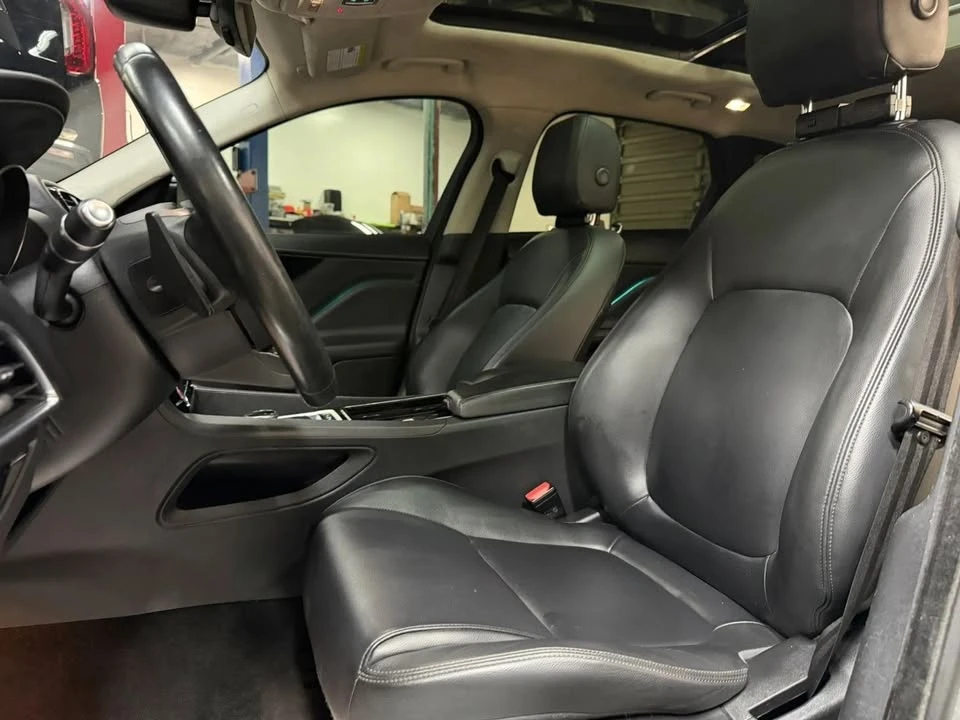 2020 Jaguar F-Pace - Image 10 of 16