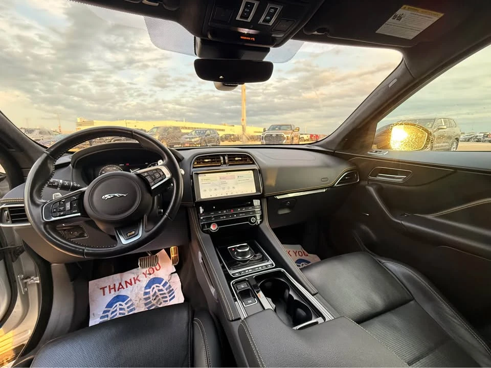 2020 Jaguar F-Pace - Image 9 of 12