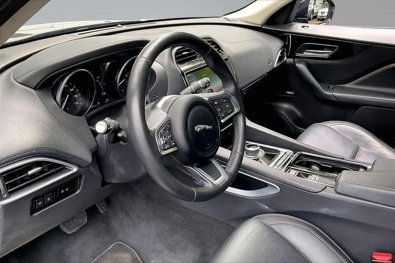 2020 Jaguar F-Pace - Image 11 of 20