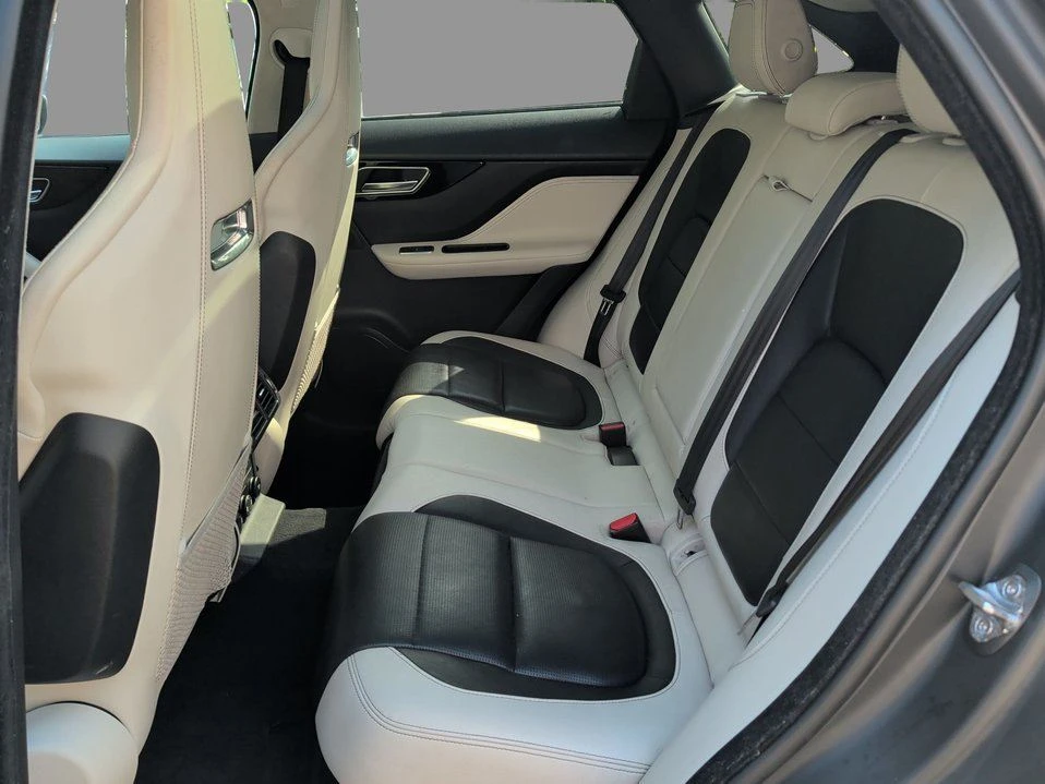 2020 Jaguar F-Pace - Image 10 of 20