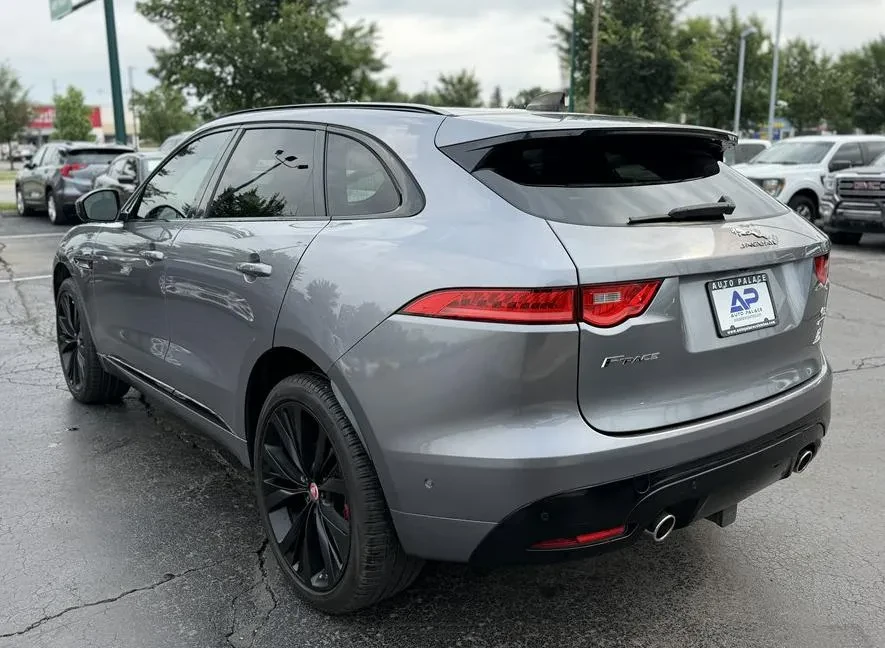 2020 Jaguar F-Pace - Image 2 of 17