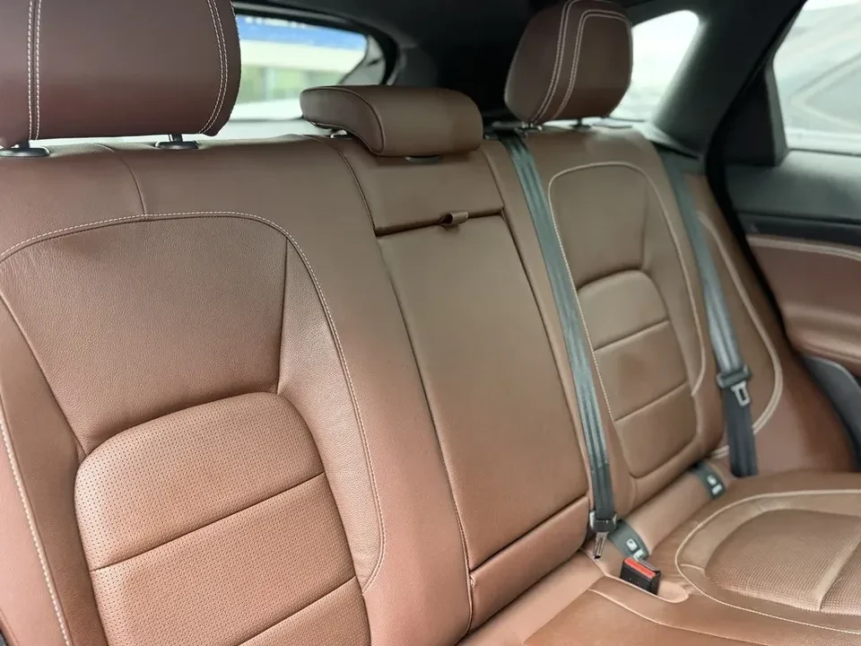 2020 Jaguar F-Pace - Image 15 of 17