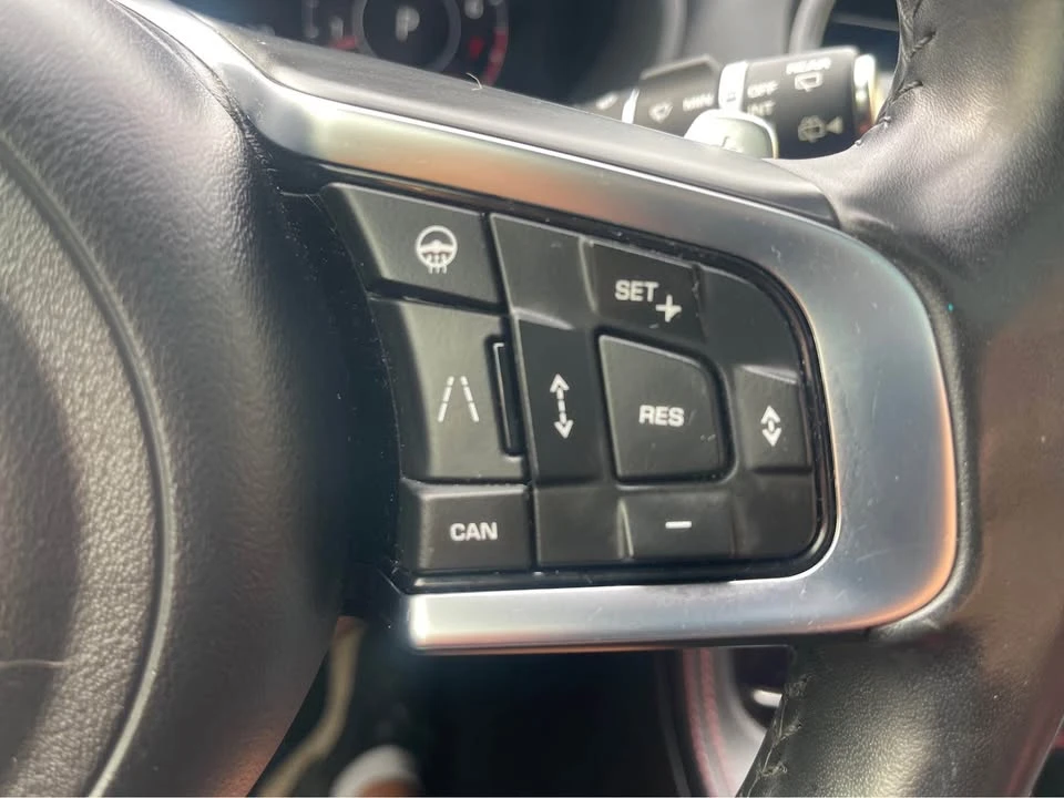 2020 Jaguar F-Pace - Image 13 of 20