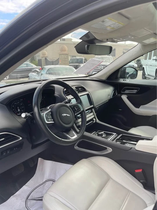2020 Jaguar F-Pace - Image 9 of 13