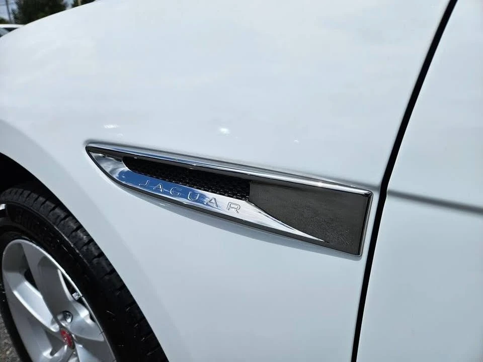 2020 Jaguar F-Pace - Image 9 of 20