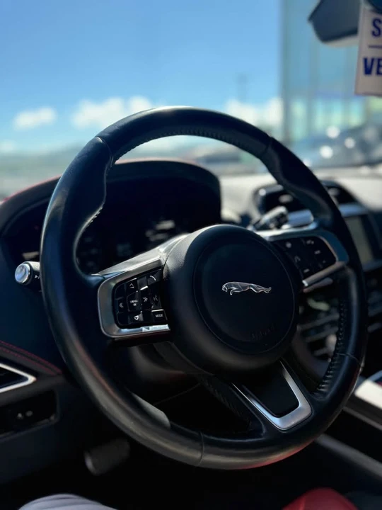 2020 Jaguar F-Pace - Image 8 of 12