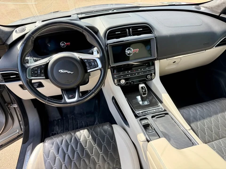 2020 Jaguar F-Pace - Image 5 of 8
