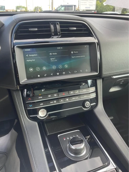 2020 Jaguar F-Pace - Image 11 of 13
