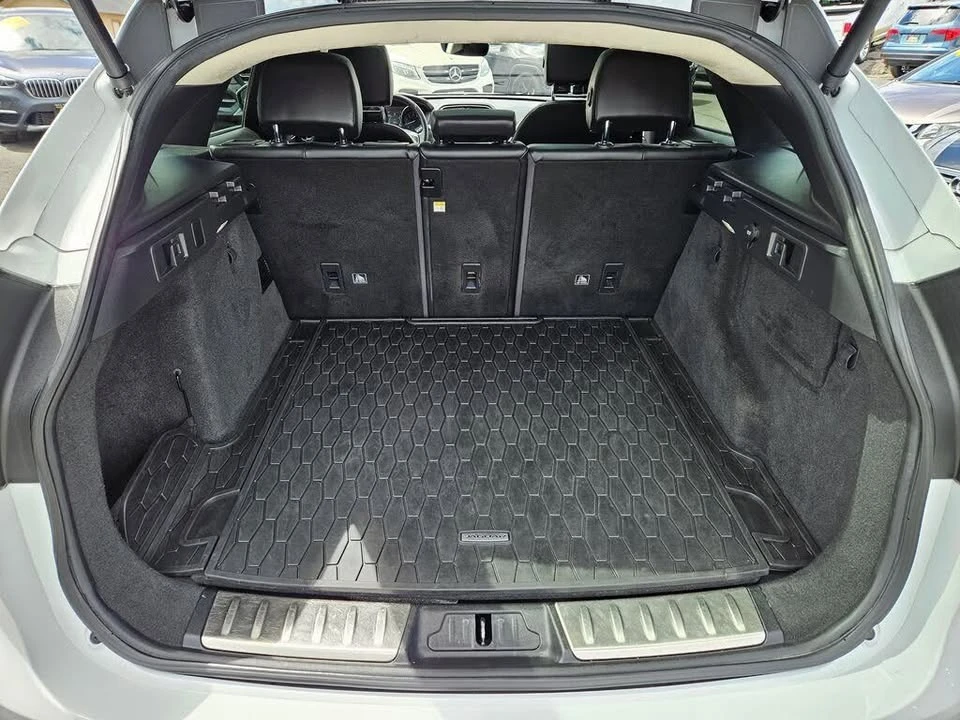 2020 Jaguar F-Pace - Image 12 of 20