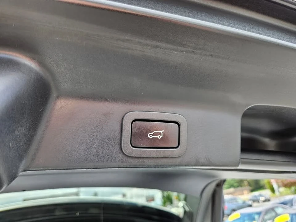 2020 Jaguar F-Pace - Image 13 of 20