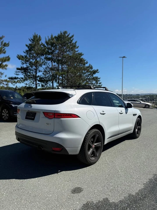 2020 Jaguar F-Pace - Image 4 of 12