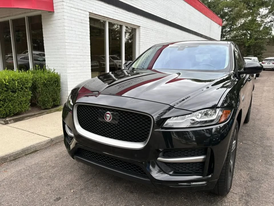 2020 Jaguar F-Pace - Image 2 of 20