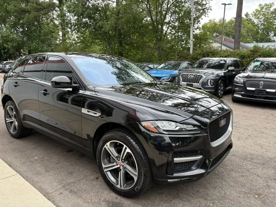 2020 Jaguar F-Pace - Image 4 of 20