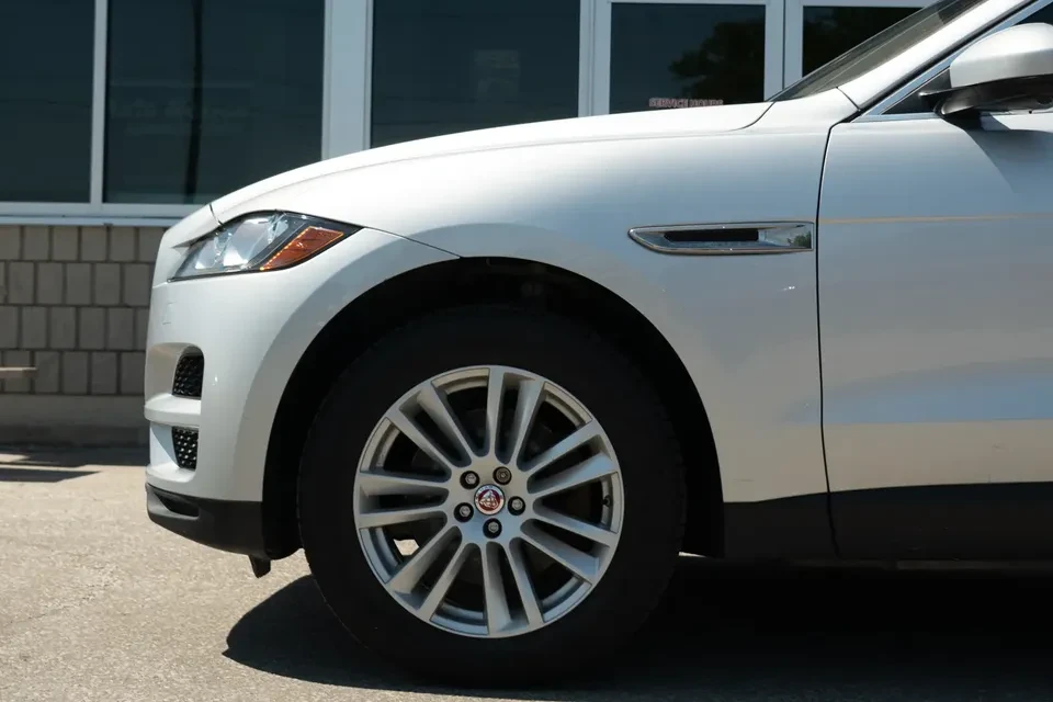 2020 Jaguar F-Pace - Image 4 of 20