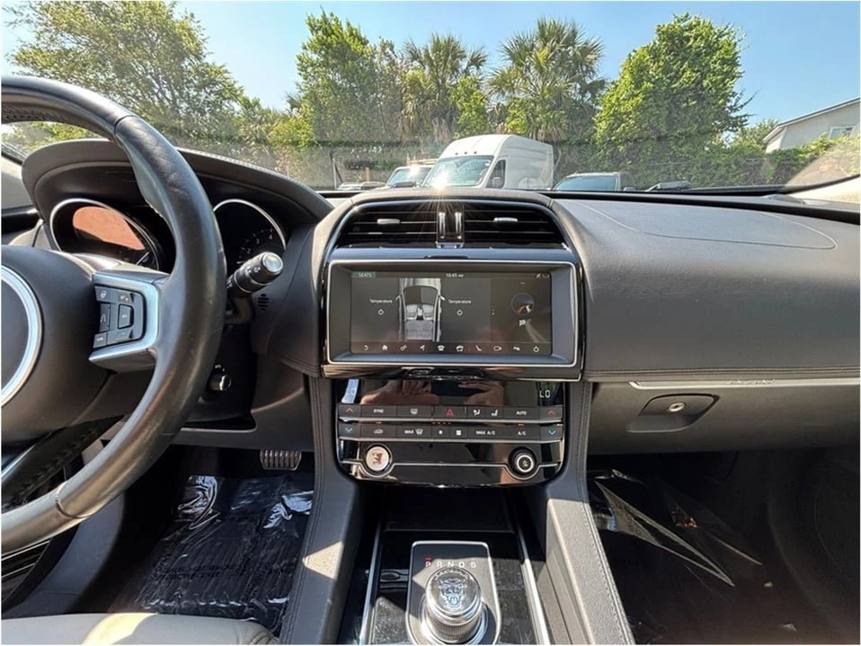 2020 Jaguar F-Pace - Image 11 of 20