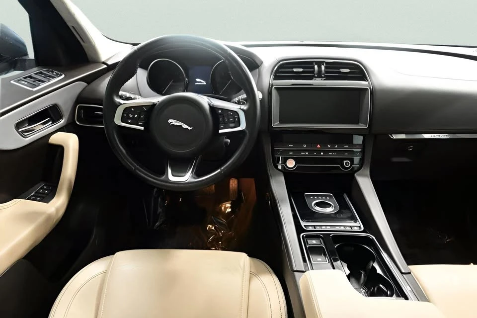2020 Jaguar F-Pace - Image 11 of 20