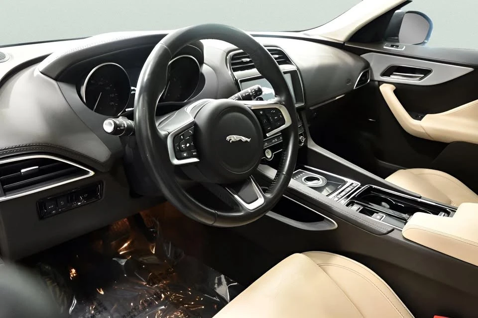 2020 Jaguar F-Pace - Image 10 of 20