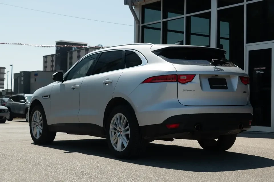 2020 Jaguar F-Pace - Image 5 of 20