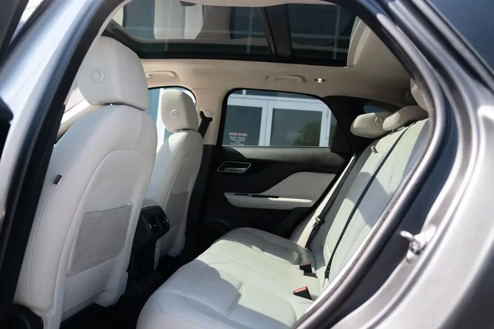 2020 Jaguar F-Pace - Image 18 of 20