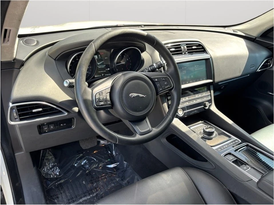 2020 Jaguar F-Pace - Image 6 of 20