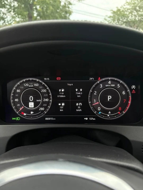 2020 Jaguar F-Pace - Image 13 of 19