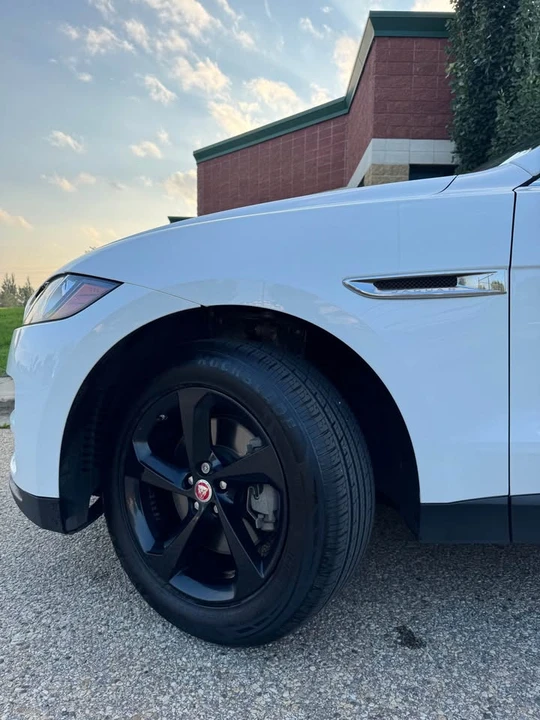 2020 Jaguar F-Pace - Image 9 of 20