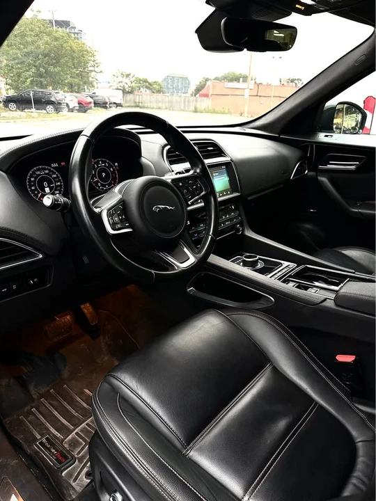 2020 Jaguar F-Pace - Image 8 of 19