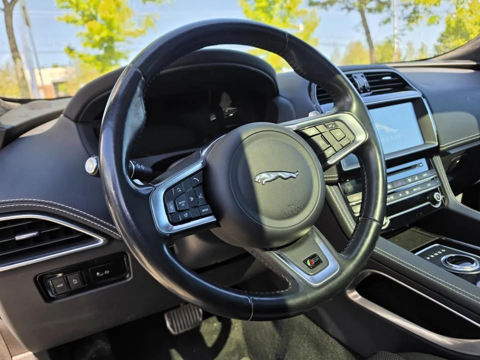 2020 Jaguar F-Pace - Image 7 of 10