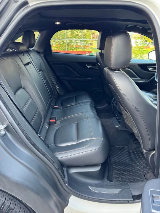 2020 Jaguar F-Pace - Image 16 of 20