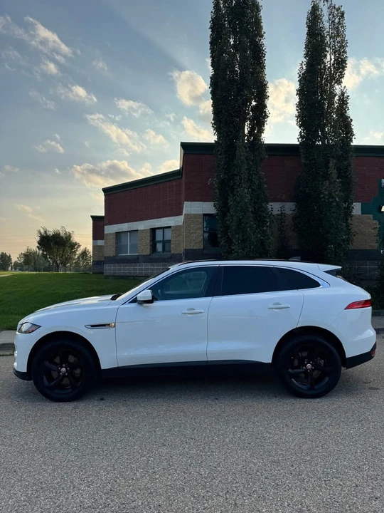 2020 Jaguar F-Pace - Image 8 of 20