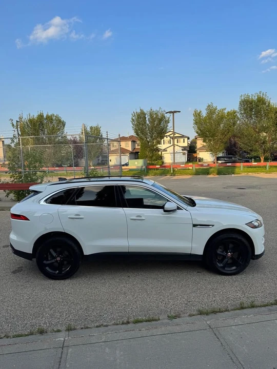 2020 Jaguar F-Pace - Image 4 of 20