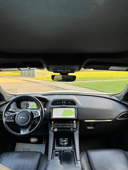 2020 Jaguar F-Pace - Image 17 of 20