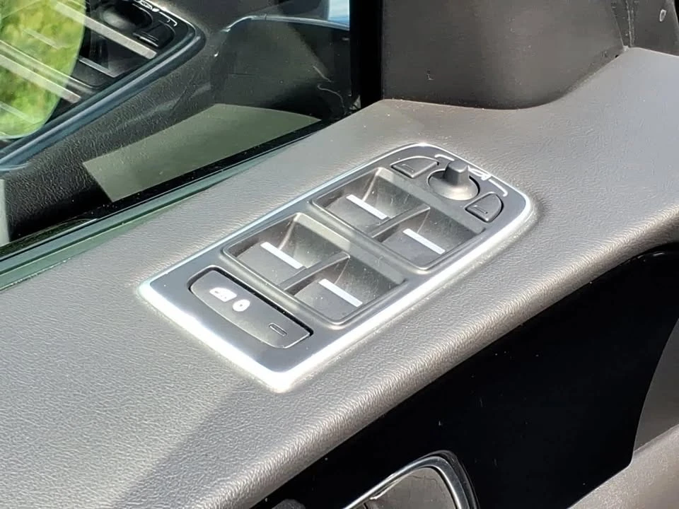 2020 Jaguar F-Pace - Image 18 of 20