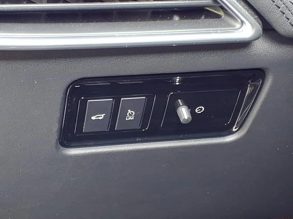 2020 Jaguar F-Pace - Image 19 of 20