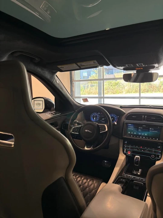 2020 Jaguar F-Pace - Image 5 of 14