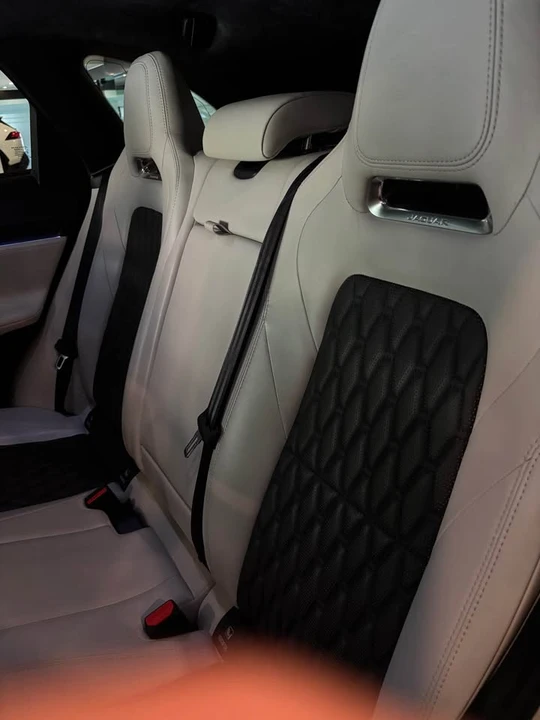 2020 Jaguar F-Pace - Image 10 of 14