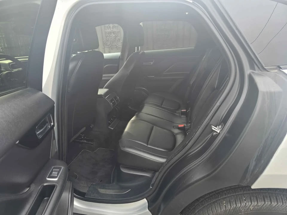 2020 Jaguar F-Pace - Image 7 of 10