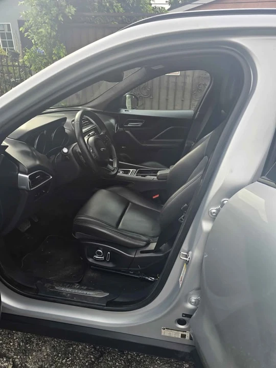 2020 Jaguar F-Pace - Image 6 of 10