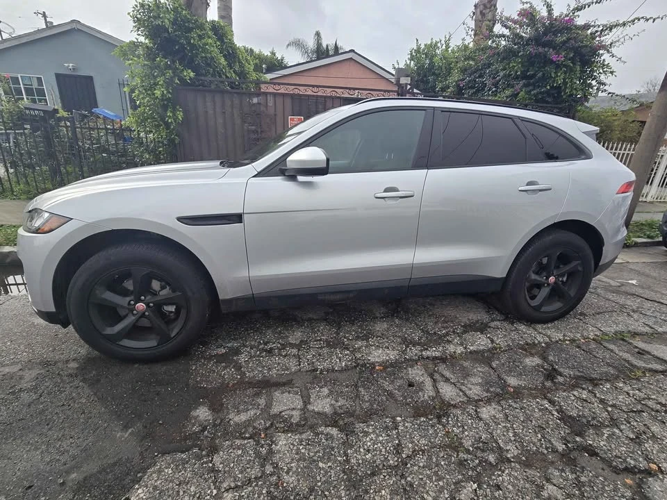 2020 Jaguar F-Pace - Image 5 of 10