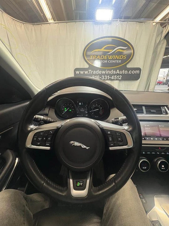 2020 Jaguar F-Pace - Image 9 of 15
