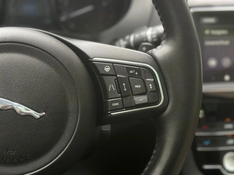 2020 Jaguar F-Pace - Image 10 of 18