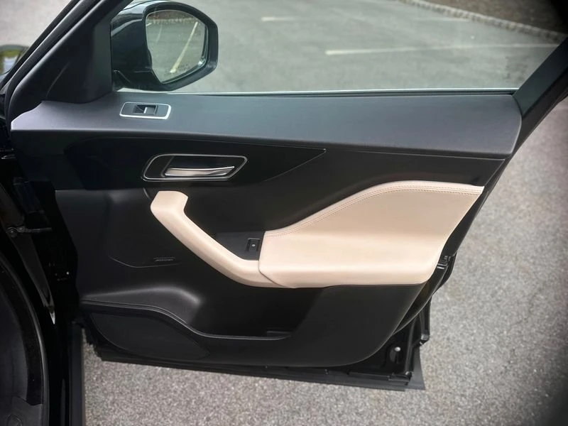 2020 Jaguar F-Pace - Image 14 of 18
