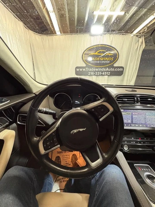 2020 Jaguar F-Pace - Image 10 of 18