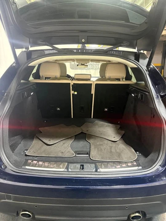 2020 Jaguar F-Pace - Image 8 of 18