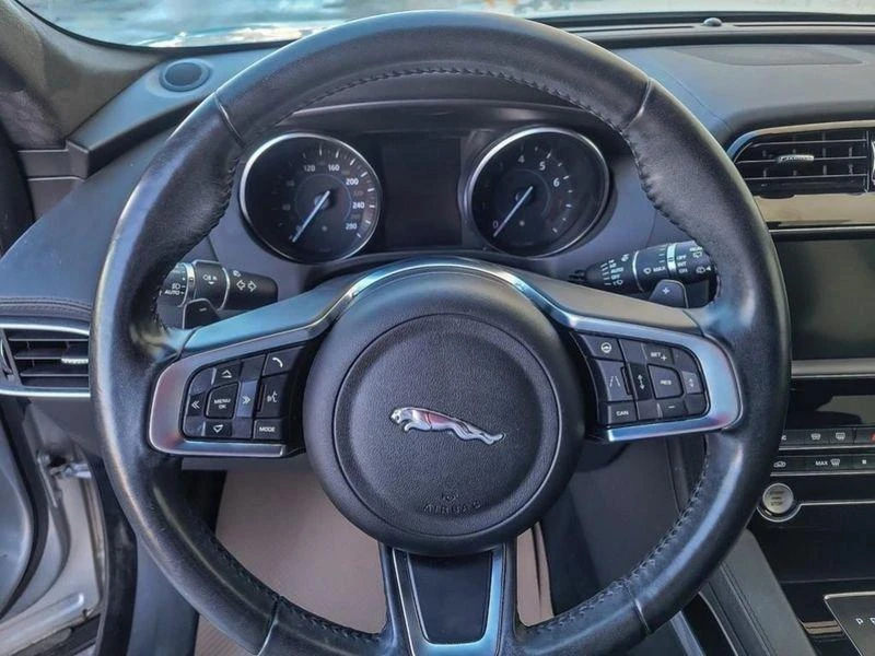 2020 Jaguar F-Pace - Image 10 of 20