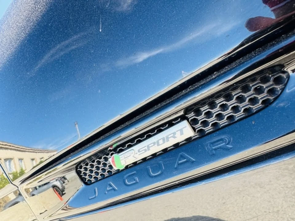 2020 Jaguar F-Pace - Image 3 of 19