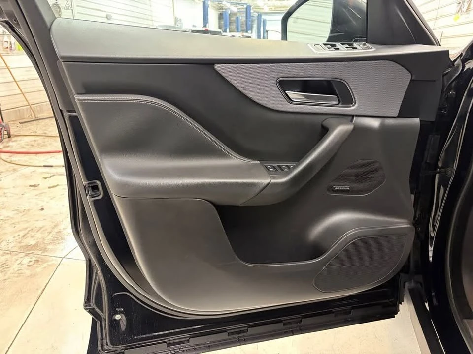 2020 Jaguar F-Pace - Image 11 of 19