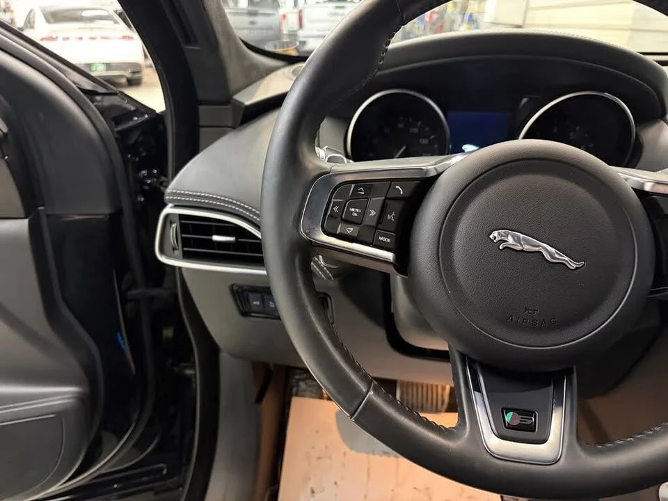 2020 Jaguar F-Pace - Image 12 of 19