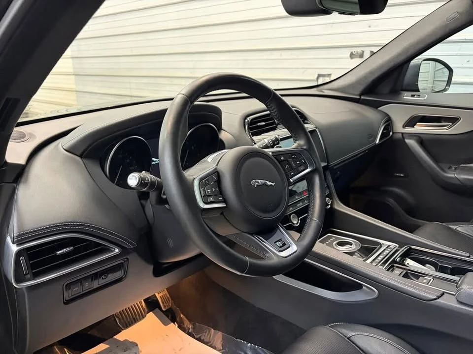 2020 Jaguar F-Pace - Image 14 of 19
